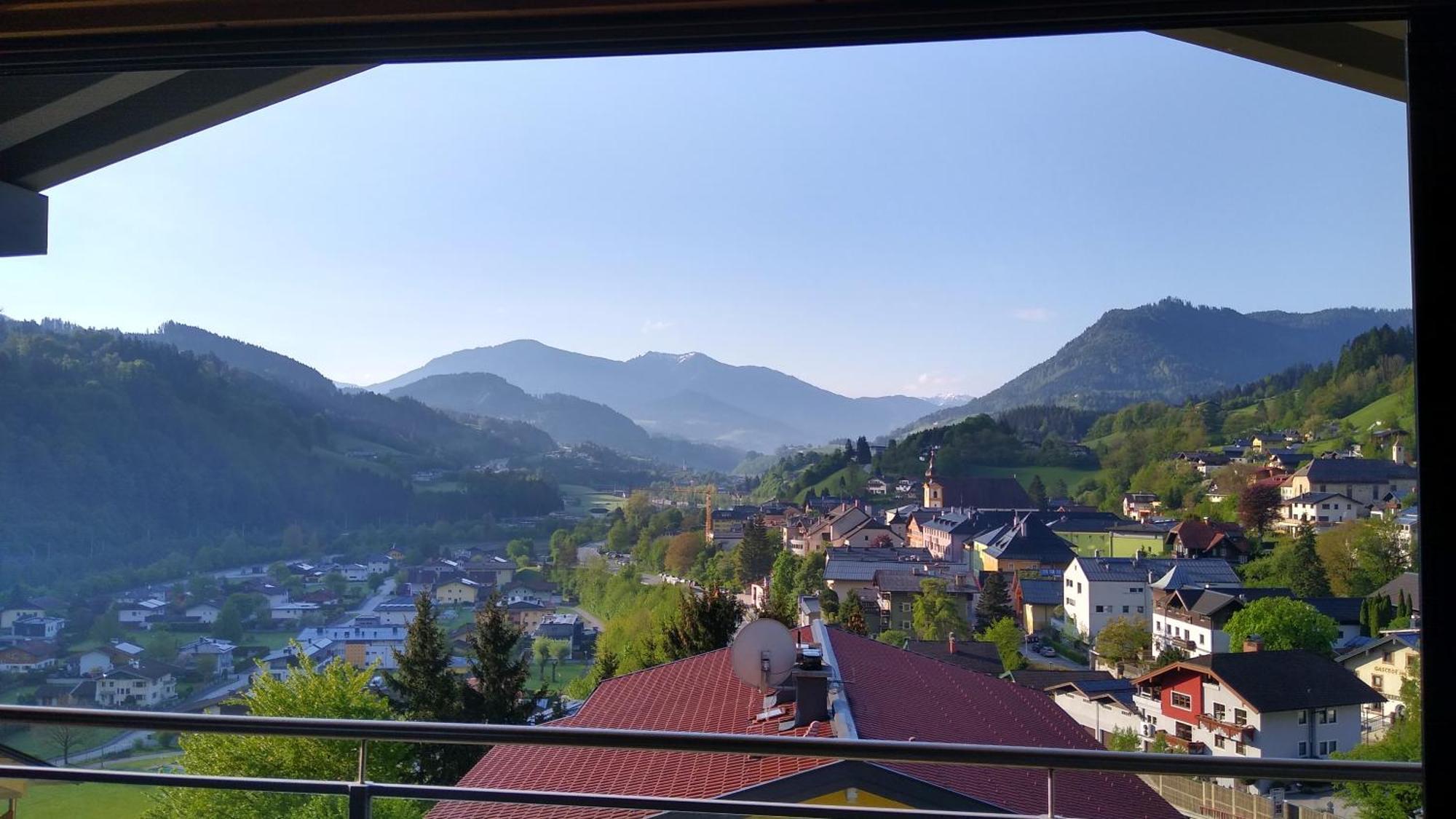 Apartment Hohenwerfen Bagian luar foto